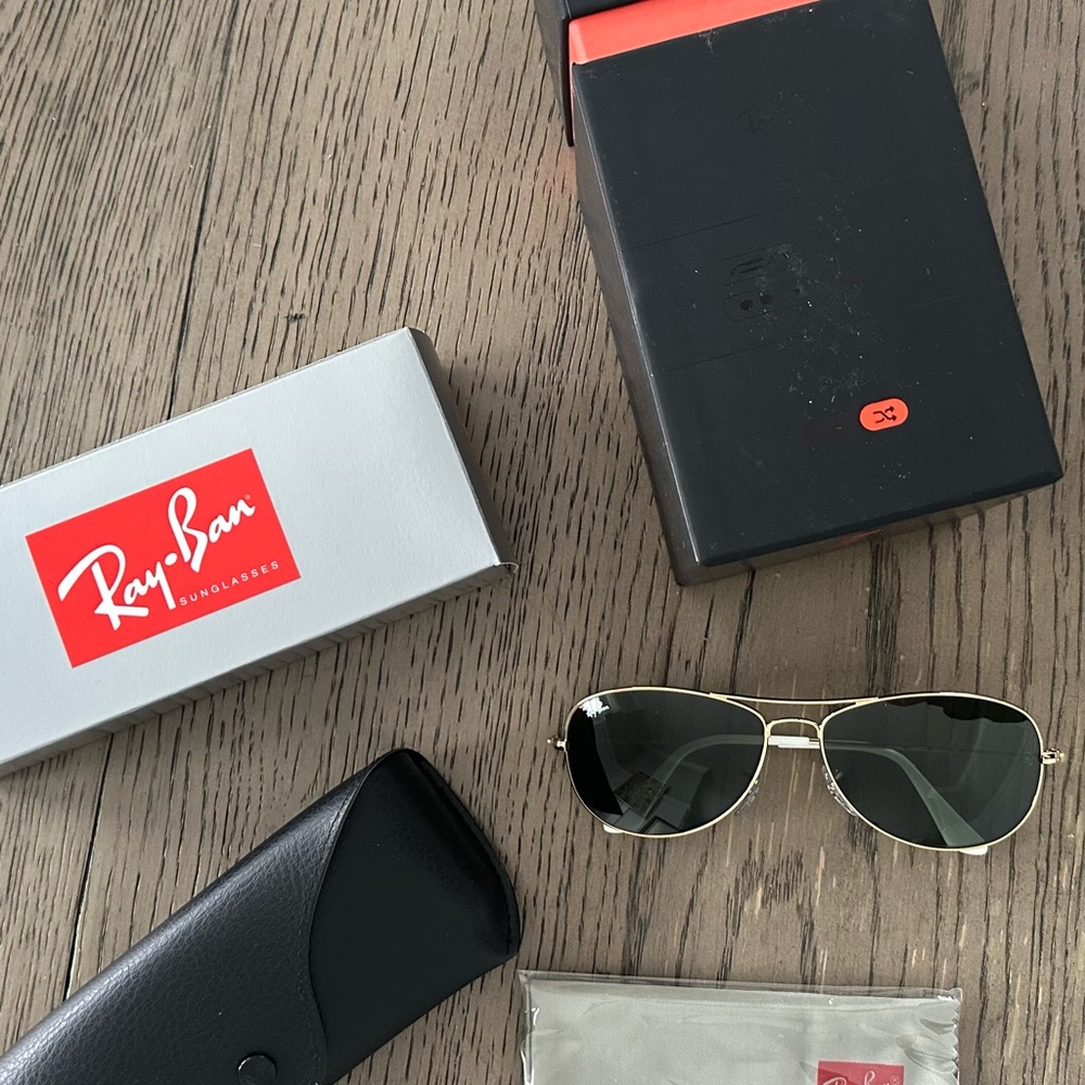 Ray-Ban Gold Aviator Sunglasses NEW never worn